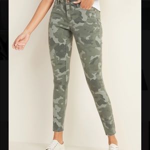 Old Navy Mid Rise Super Skinny Rockstar Camo Jeans